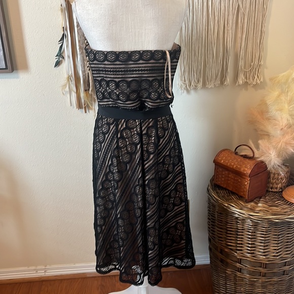 Ann Taylor Loft Halter Dress/ Tan with Black Lace/ Strap Option/ Size 12 - Picture 6 of 10